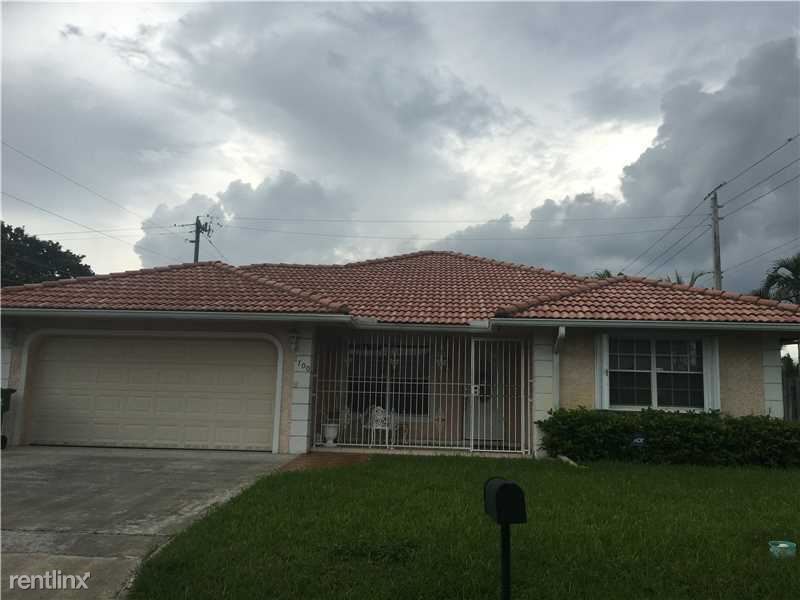 Primary Photo - 1700 SW 97th Ave