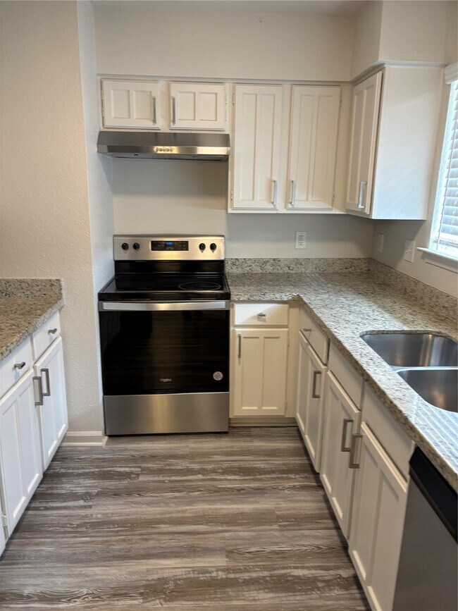 Foto del edificio - 4615 Roserock Ln