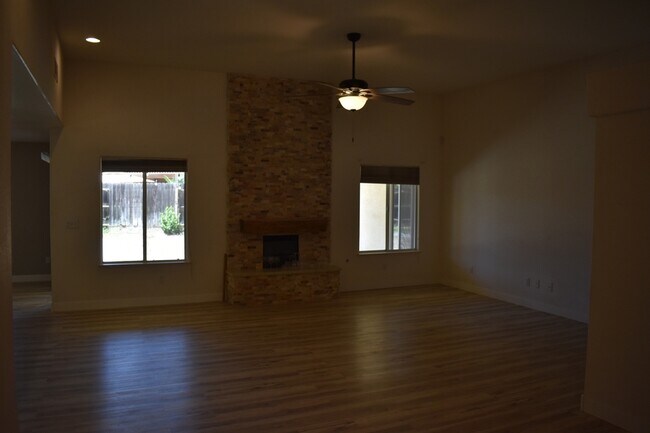 Building Photo - 6310 Diamond Ct