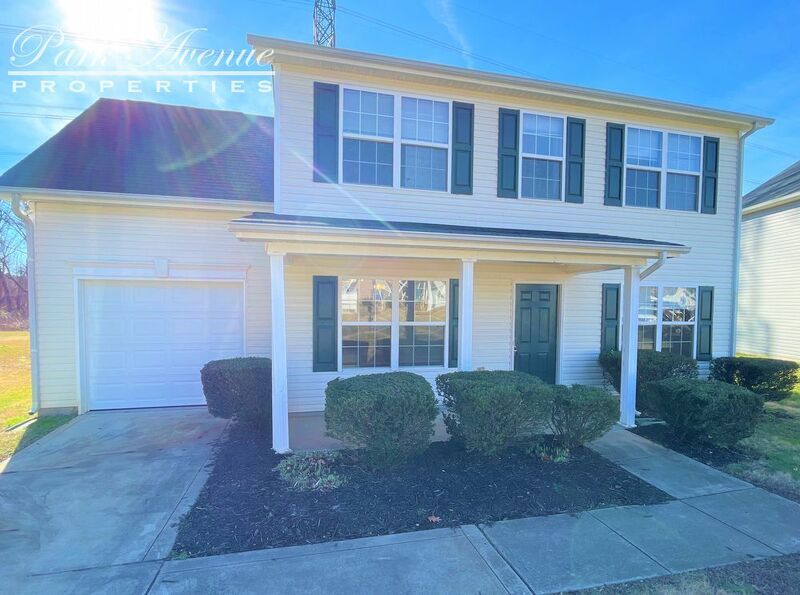 Primary Photo - 6625 Commack Dr