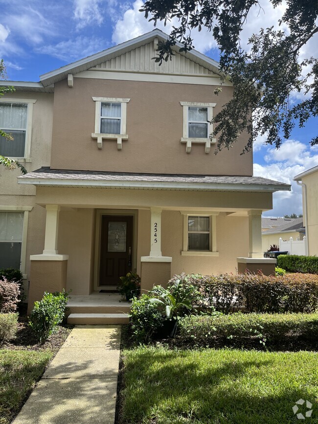 Avalon Park Northwest Village Apartments for Rent with a Yard Orlando