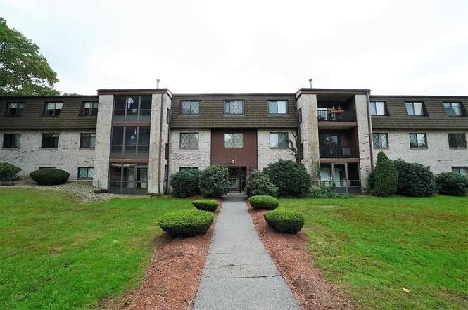 Spacious Condo with Parking, Heat/Hot Wate... - Spacious Condo with Parking, Heat/Hot Wate...
