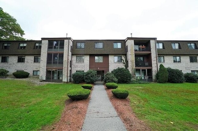 Spacious Condo with Parking, Heat/Hot Wate... - Spacious Condo with Parking, Heat/Hot Wate...