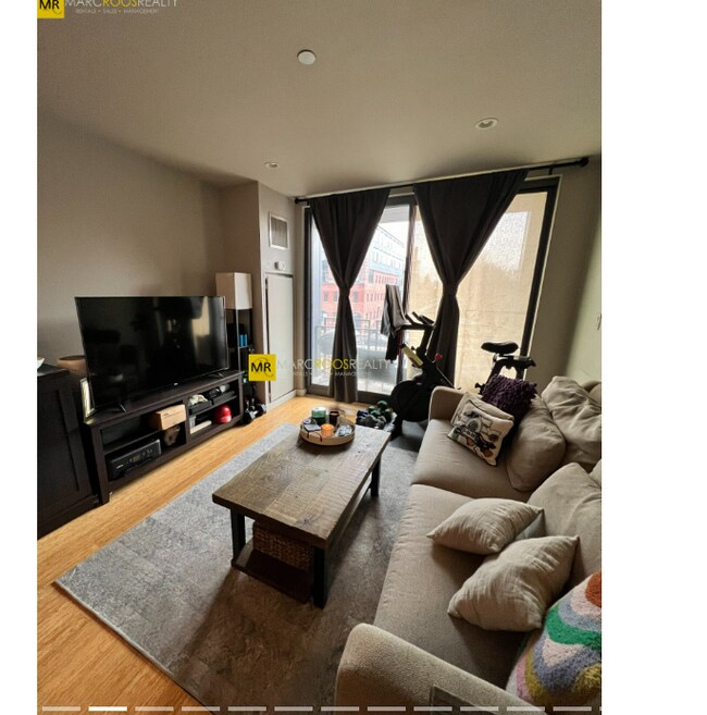 Foto del edificio - 691 Massachusetts Ave