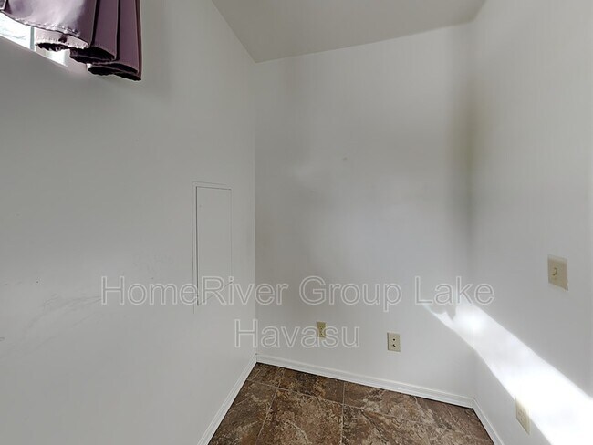 Foto del edificio - 2341 N Kiowa Blvd