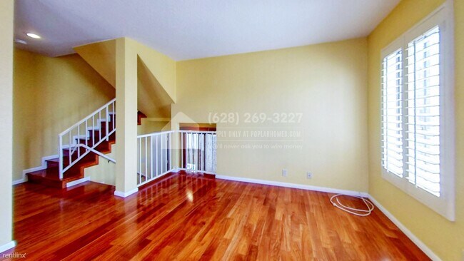 Building Photo - 2 br, 2.5 bath Condo - 4455 Rockland Place...