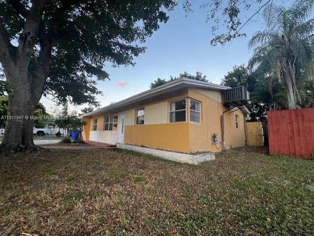 Foto del edificio - 2201 N 56th Ter