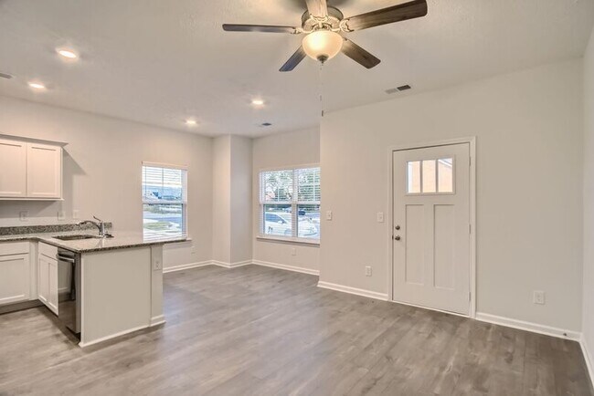 Building Photo - 222 Ansley Way