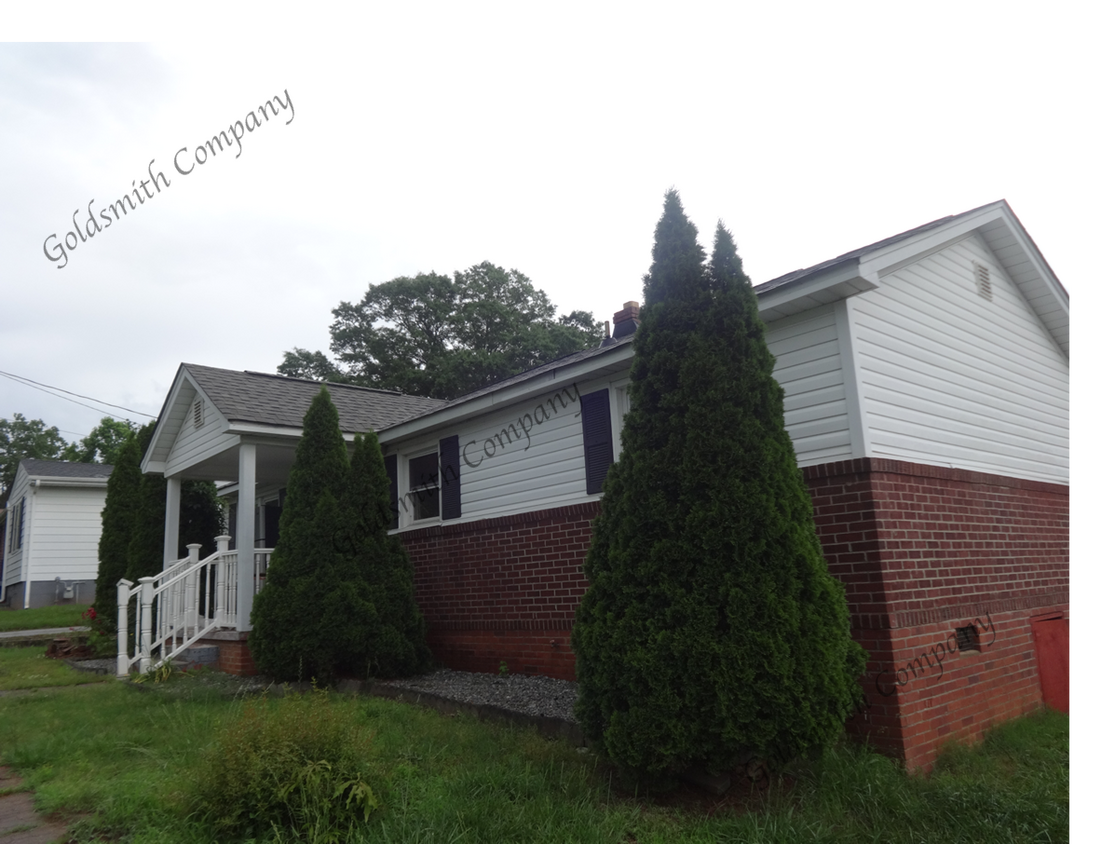 Primary Photo - 11 Berea Dr