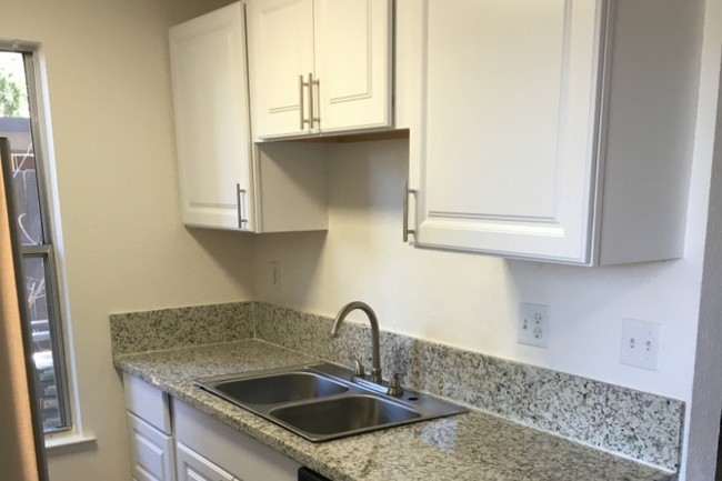 Foto del edificio - Carlton Woods Apartments