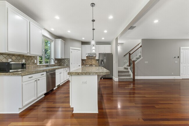 Building Photo - 5840 NW Lark Meadow Terrace