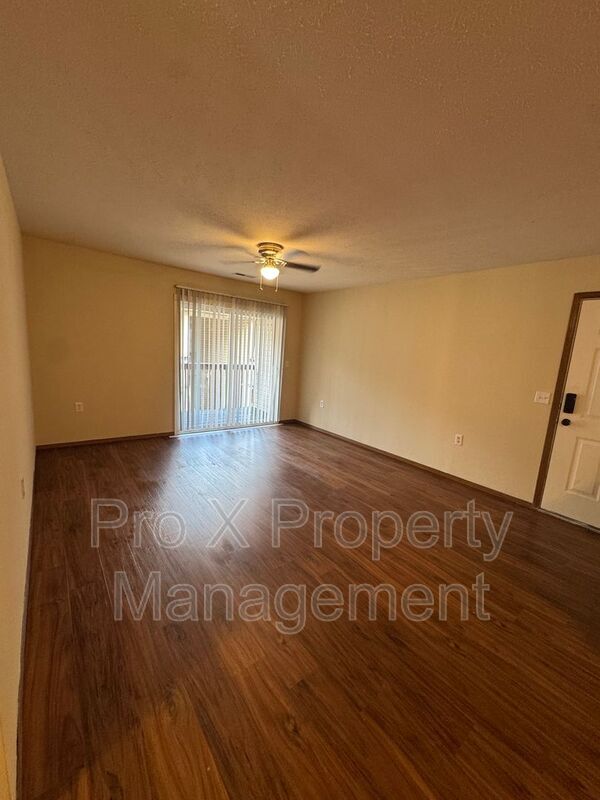 Foto del edificio - 2119 Southfork Dr