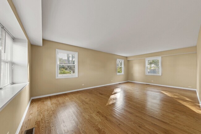 Building Photo - 1121 Belmar Ln