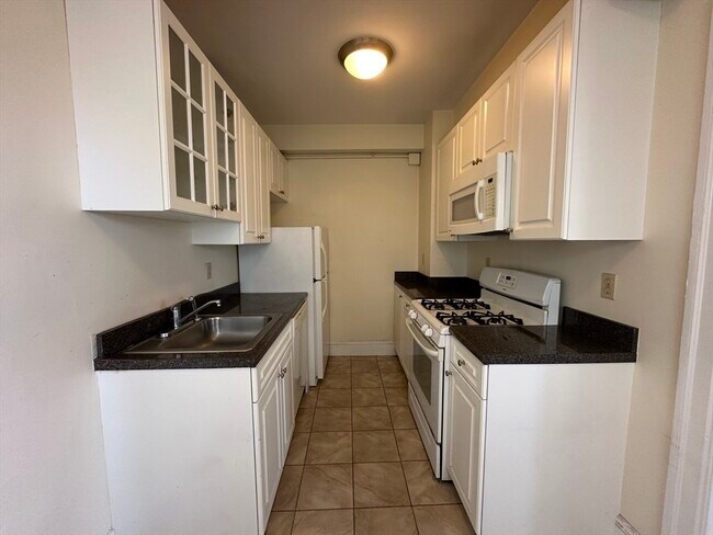 Building Photo - 1401 Beacon St