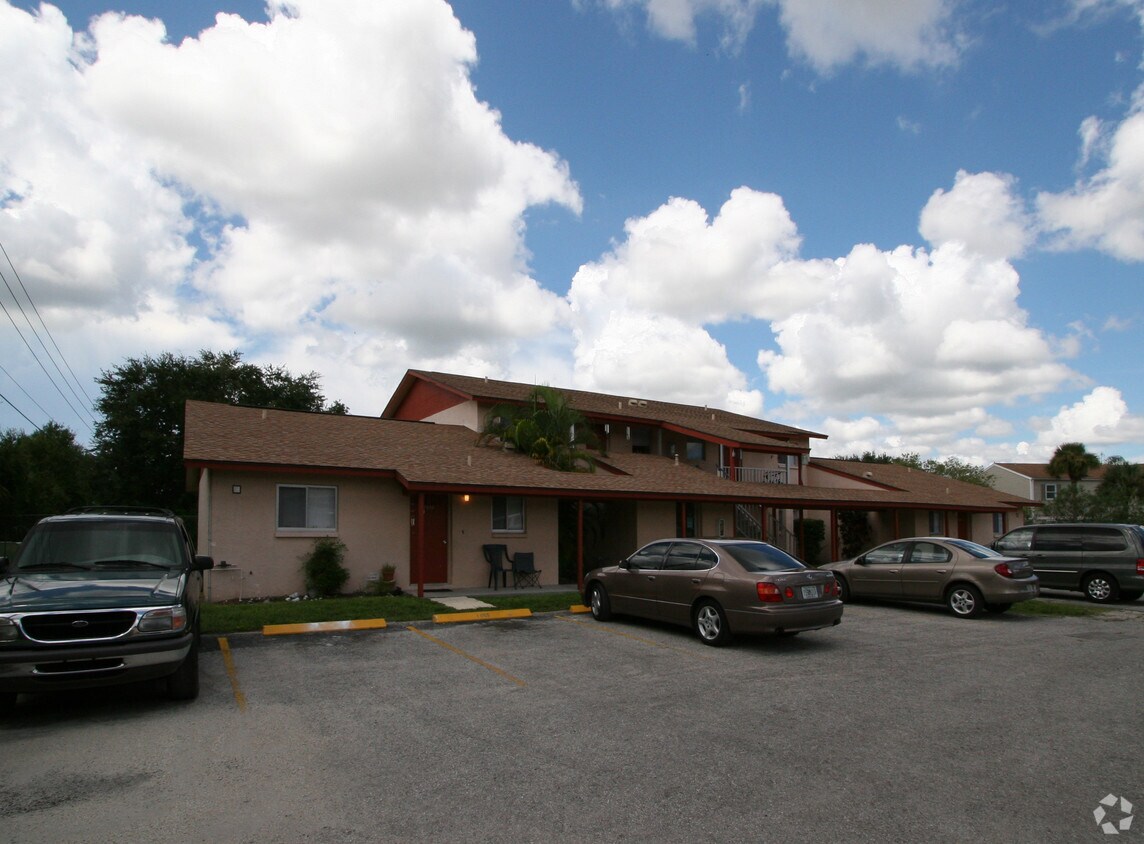 Building Photo - 1055 Beneva Rd