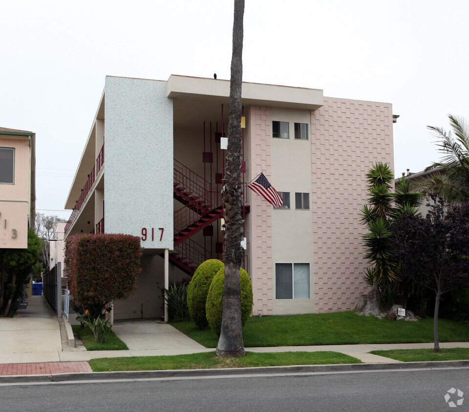 Primary Photo - 917 6th St