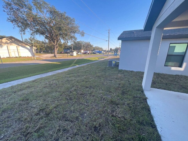 Foto del edificio - 1270 Ahoy Ave