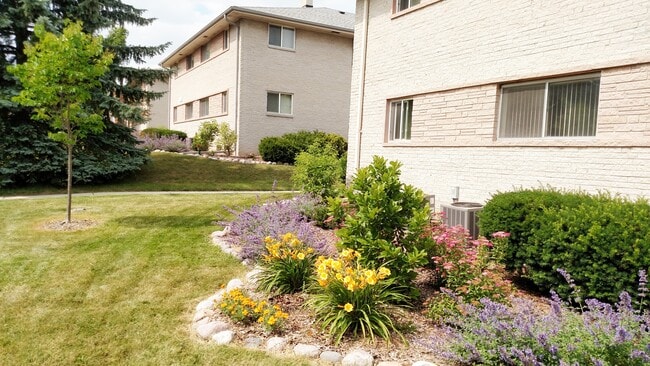 Front of Buildings - W169N8924 Hoyt Dr