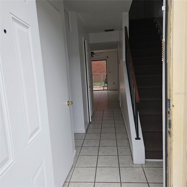 1920 E Edgewood Dr Unit G3, Lakeland, FL 33803 Condo for Rent in Lakeland, FL