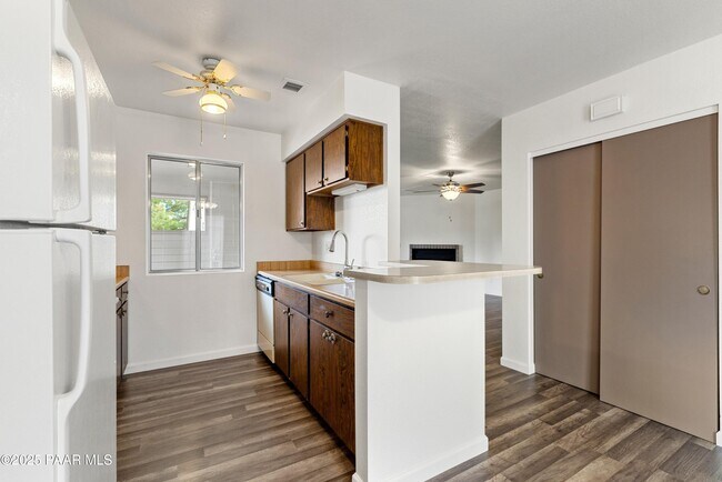 Foto del edificio - 3171 Shoshone Dr