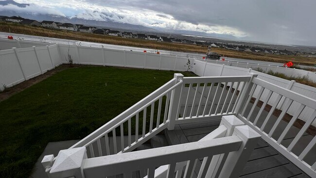 Foto del edificio - 2168 N Cloverleaf Wy
