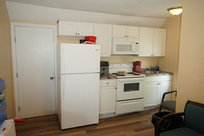 Foto del edificio - 170 Middleboro Ave