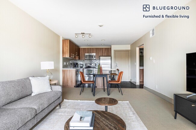 Building Photo - 14055 Tahiti Way
