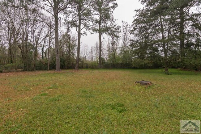 Foto del edificio - 405 Brookwood Dr