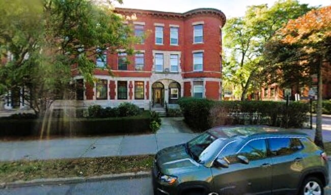 Building Photo - 1891 Beacon St