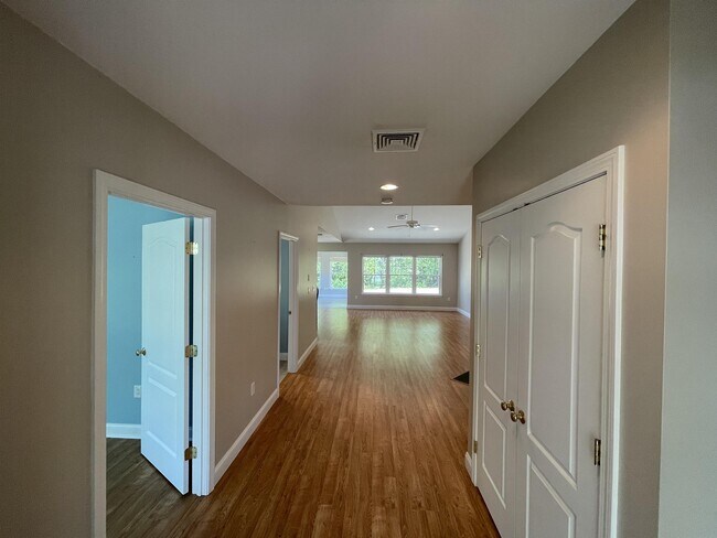 Foto del edificio - 33 Gables Way