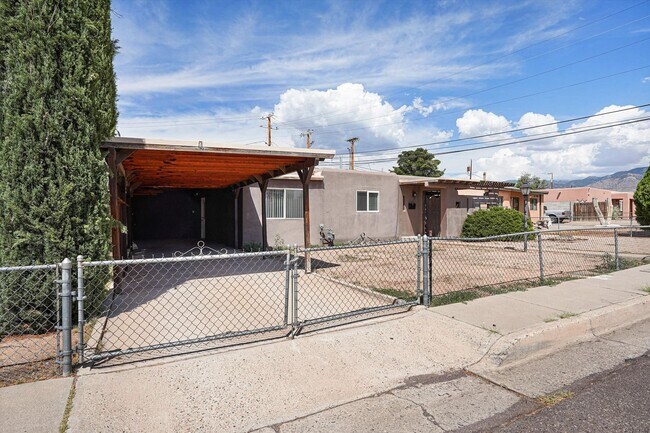 Foto del edificio - 7443 Prospect Ave NE