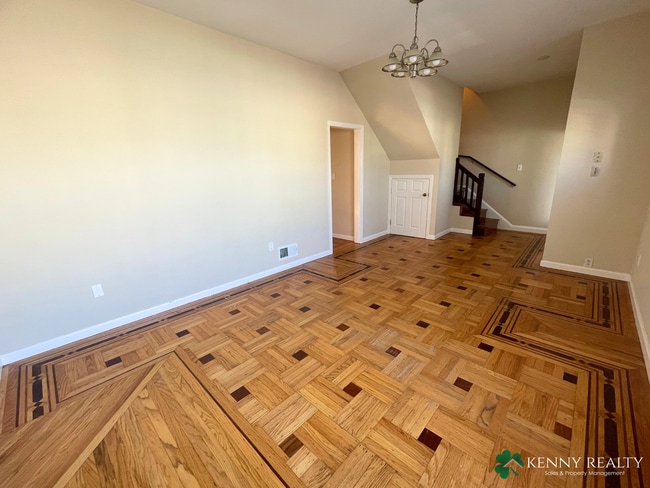 Building Photo - Two Bedroom Home in San Francisco, Bonus R...