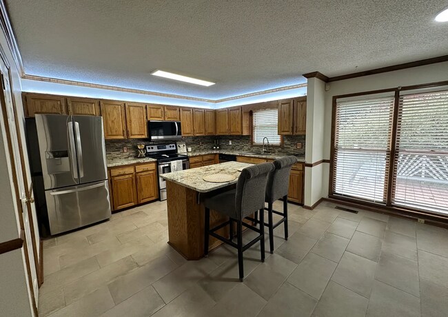 Foto del edificio - Excellent house in Goldens Springs that has many customizable options  Up to 5 large bedrooms