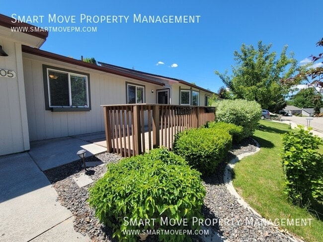 Building Photo - Charming single level home in South East B...