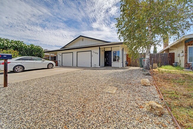 Building Photo - 1142 Nadene Dr