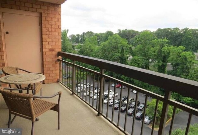 Foto del edificio - 2230 George C Marshall Dr