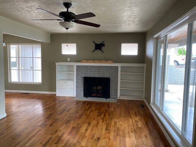 Foto del edificio - 3 Bedroom 1 Bath Hucrest Home