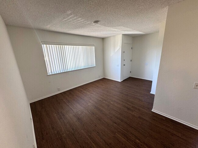 Foto del edificio - Penthouse Living in Ventura Keys – Harbor Village Condo