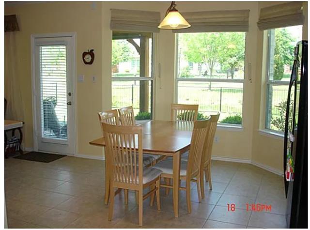Foto del edificio - 5885 Hidden Creek Ln