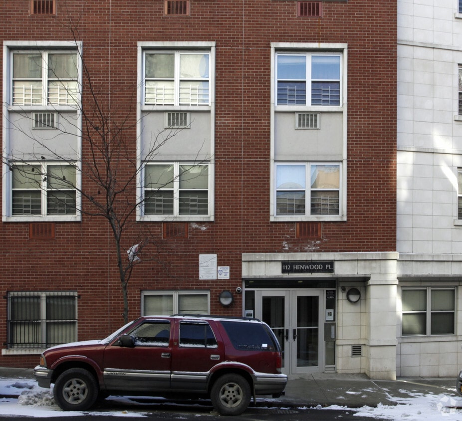 Building Photo - 112 Henwood