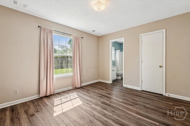 Foto del edificio - 7206 Albert St