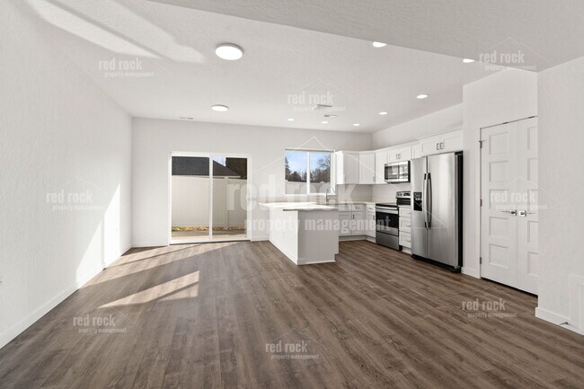 Foto del edificio - 12625 E Main Ave