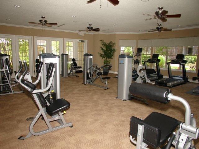 Building Photo - 9105 Lenox Pointe Dr