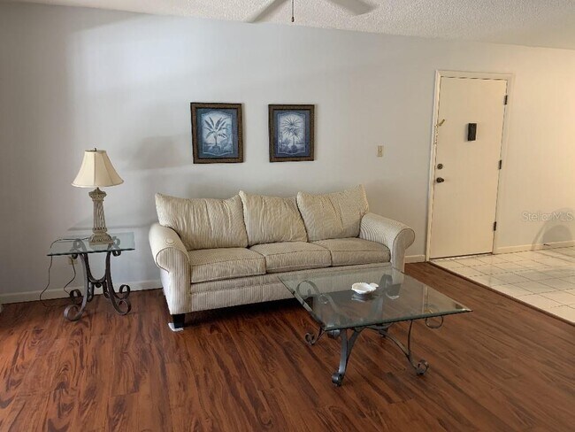 Building Photo - 622 Bird Bay Dr S