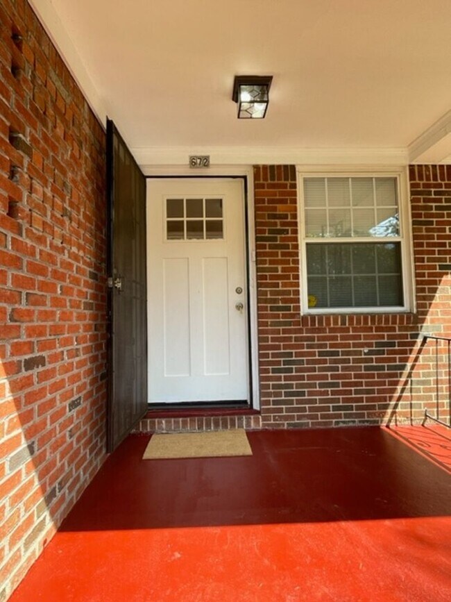 Building Photo - East Atlanta Rental - 2BR/1BA Duplex
