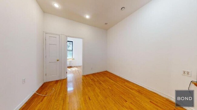 Building Photo - 1 bedroom in Manhattan NY 10003