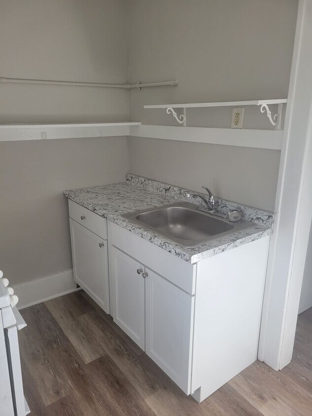 Foto principal - Tickle Realty, LLC
