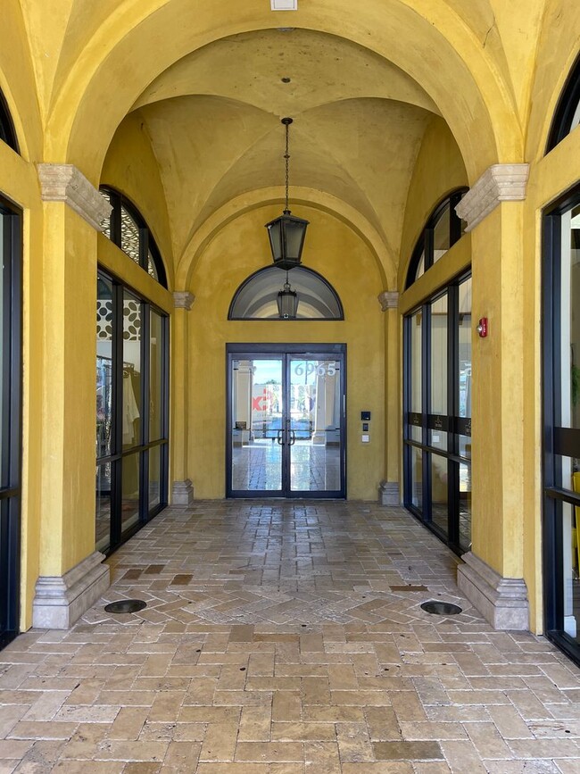Building Photo - Comfortable Commercial Office Space - Vera...