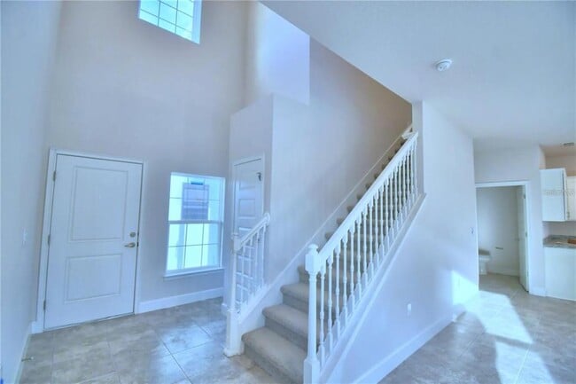 Building Photo - 906 Sofia Ln