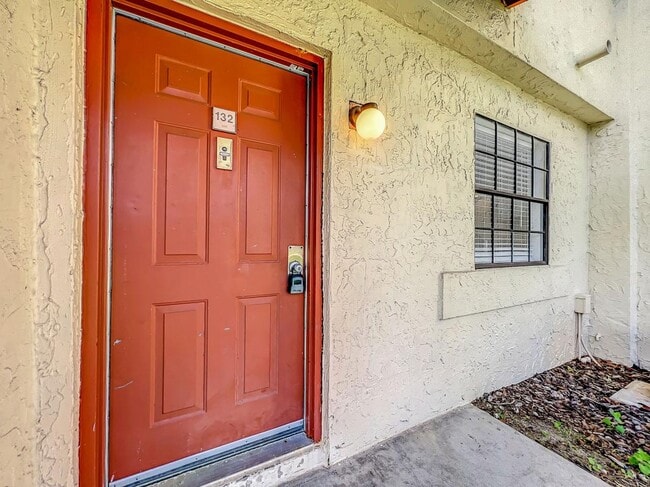 Foto del edificio - 10288 Turkey Lake Rd